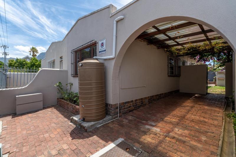 2 Bedroom Property for Sale in Harfield Village Western Cape